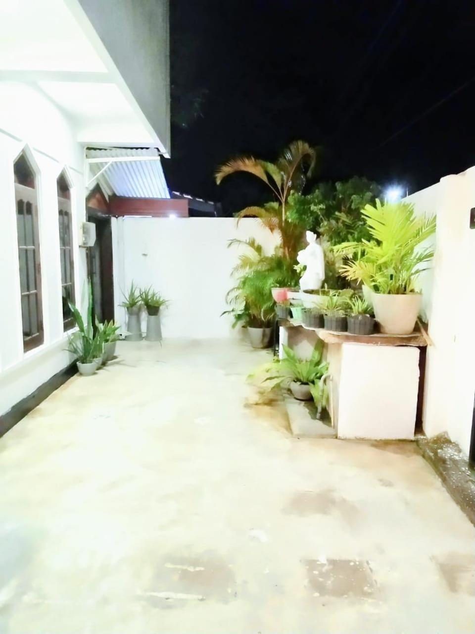 Sky Villa Unawatuna Exterior photo