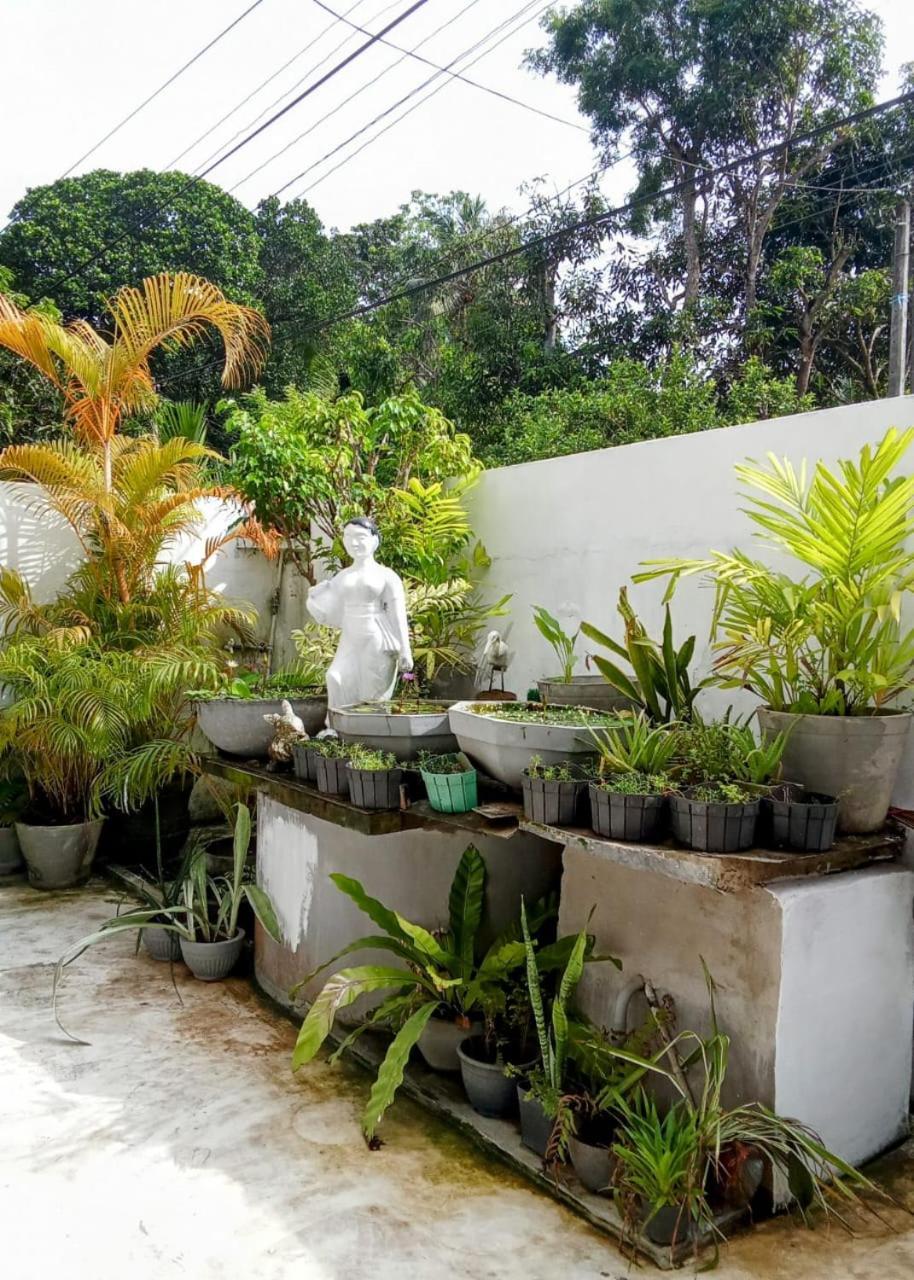 Sky Villa Unawatuna Exterior photo